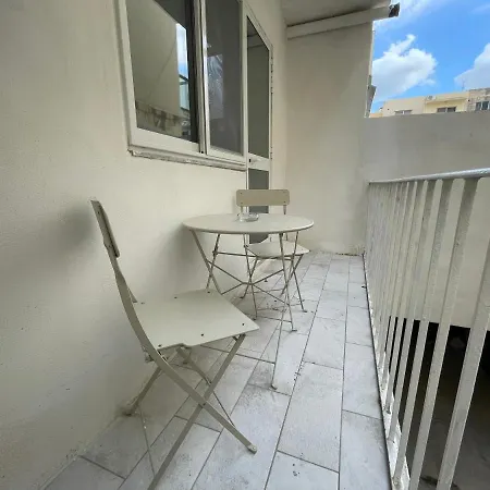 Casa Leon Malta * San Ġiljan