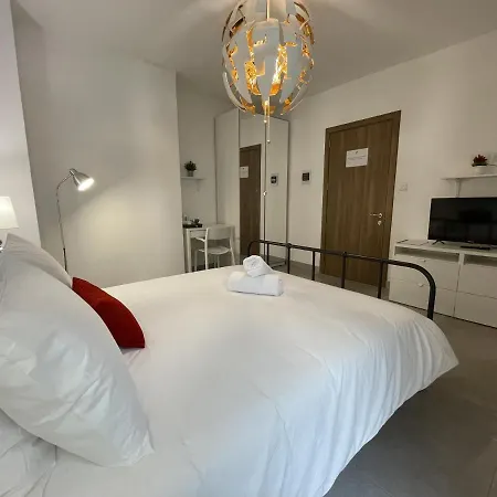 Casa Leon Malta * San Ġiljan