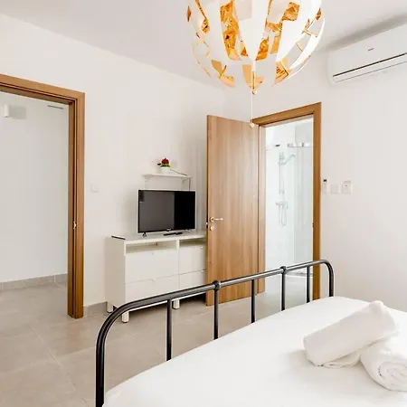 Casa Leon Malta San Ġiljan