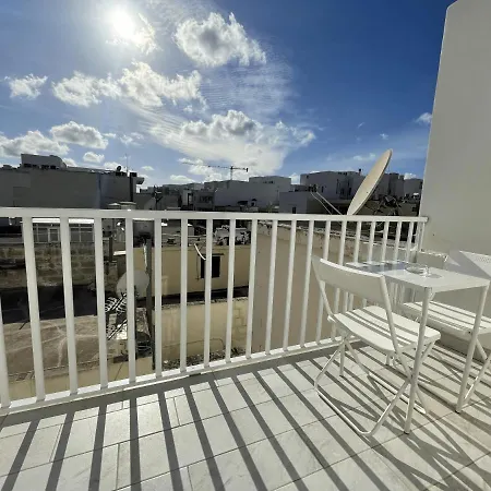 Casa Leon Malta *