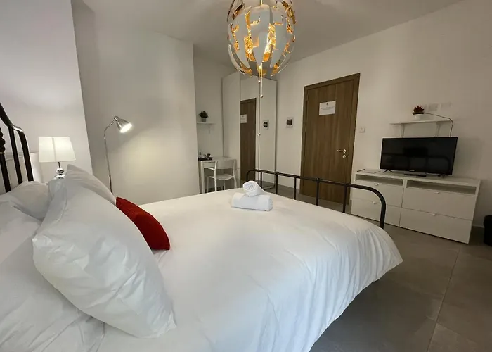 Casa Leon Malta * San Ġiljan