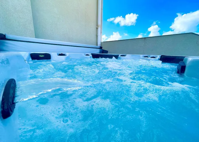 Casa Leon Malta * San Ġiljan